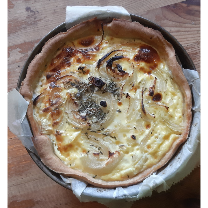 Quiche chèvre, oignon, thym et miel  (500gr)